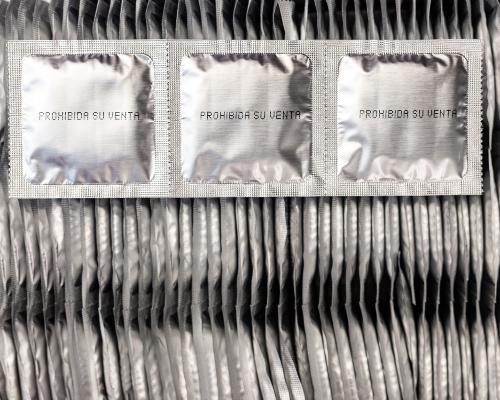 FotografoFoto Alcaldía de Medellín:Con la entrega de 30.000 preservativos, la Alcaldía de Medellín promueve los derechos sexuales y la prevención del embarazo adolescente.
